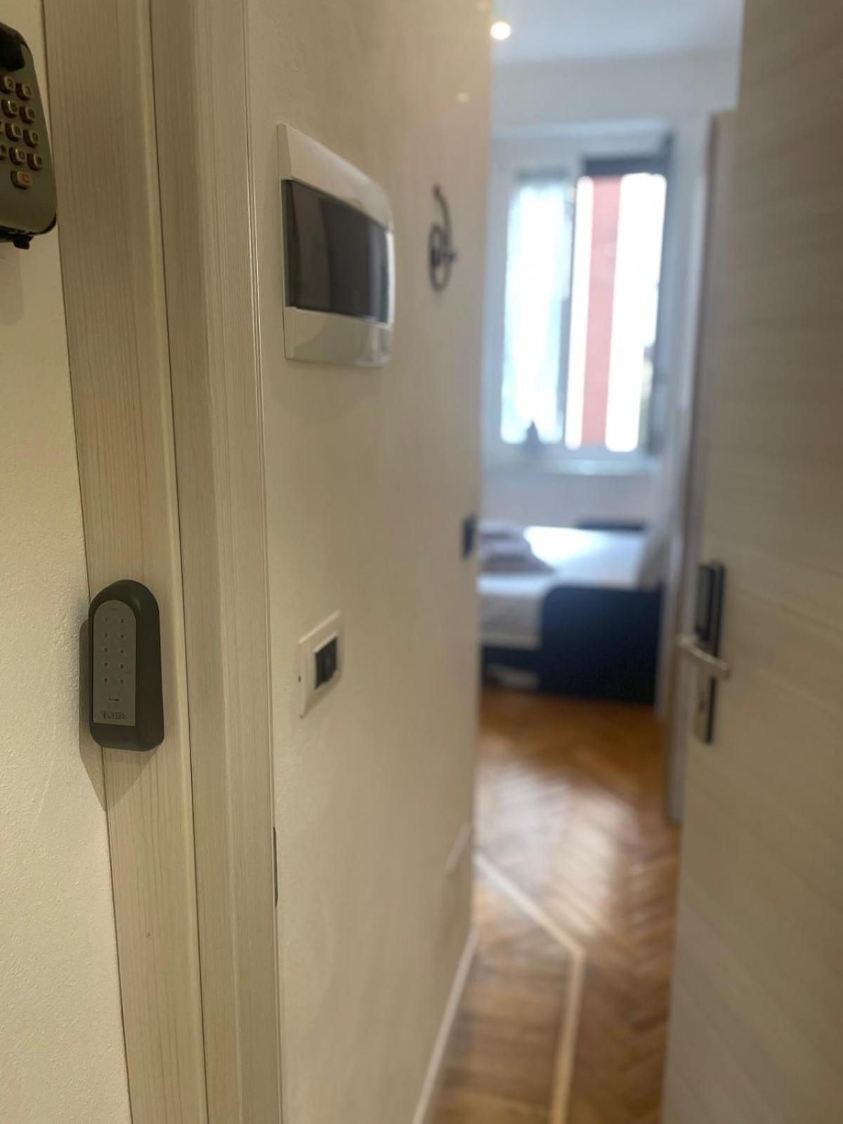 Drooms 4,0 Domotic Smart Self 24H,7 Vicino Treni Porta Susa E Centro Storico Торино Екстериор снимка