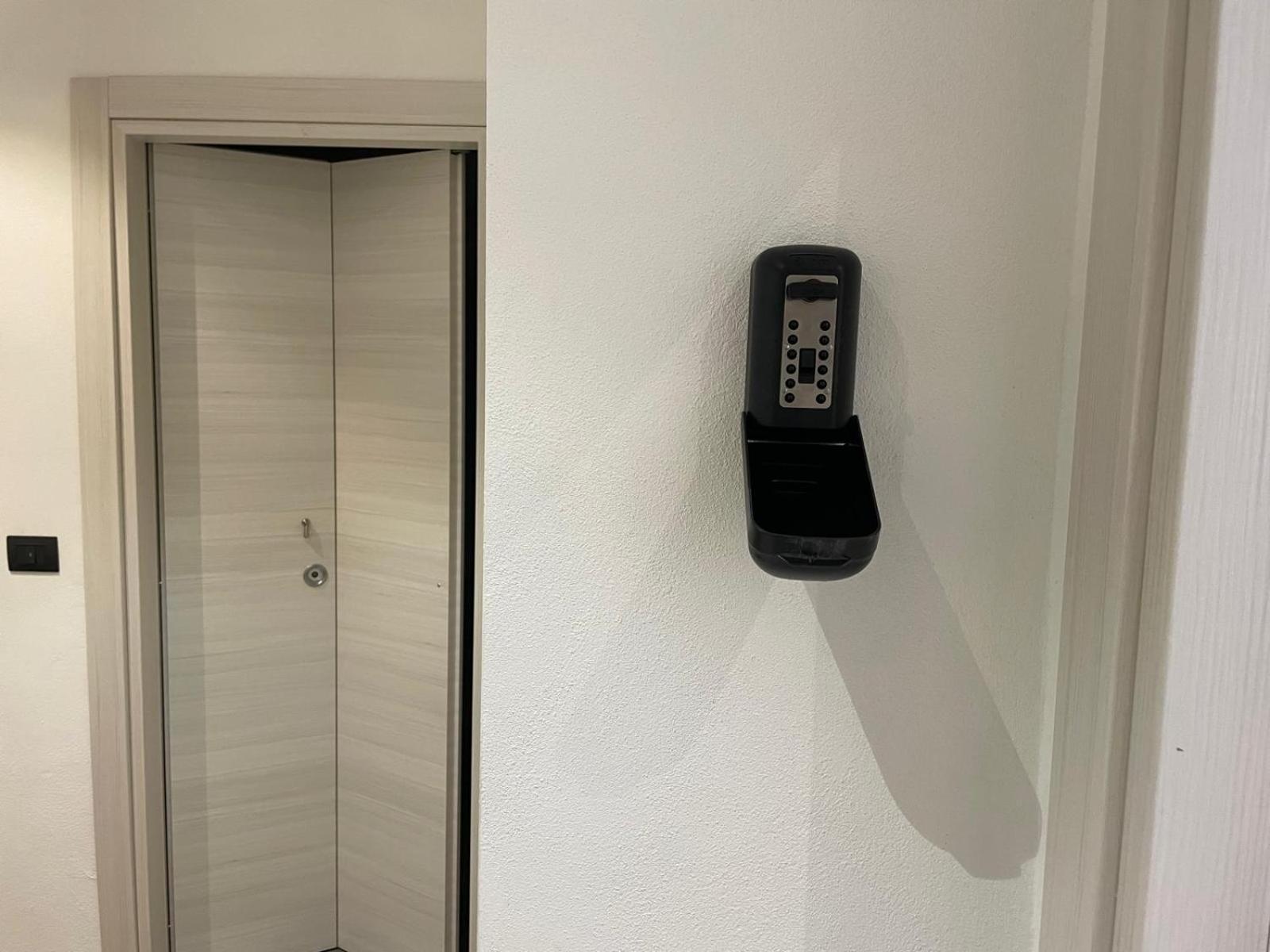 Drooms 4,0 Domotic Smart Self 24H,7 Vicino Treni Porta Susa E Centro Storico Торино Екстериор снимка